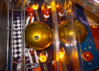 Illustration for article titled The amazing prototype of The Big Lebowski pinball machine abides